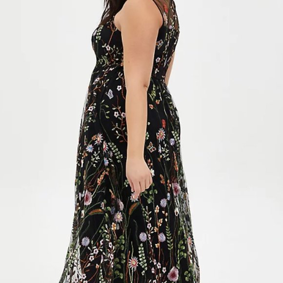 Torrid Black Floral Embroidered Mesh Maxi Dress 10 - Picture 3 of 7